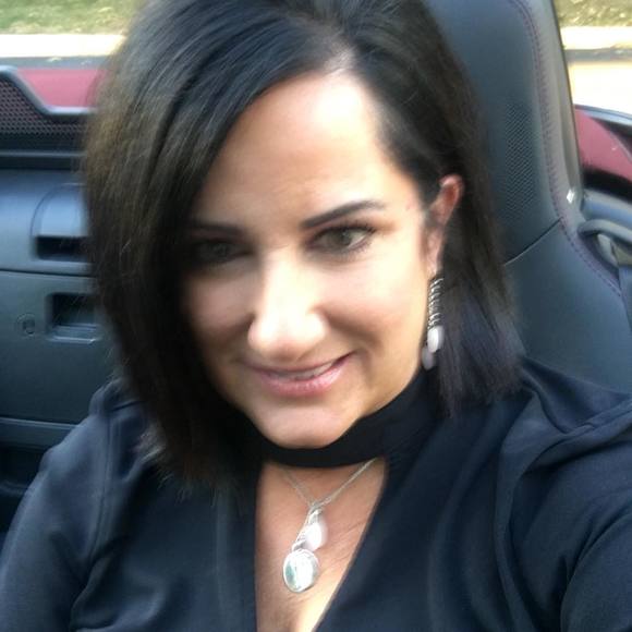 Meet your Posher, Lisa - Picture 1 of 1